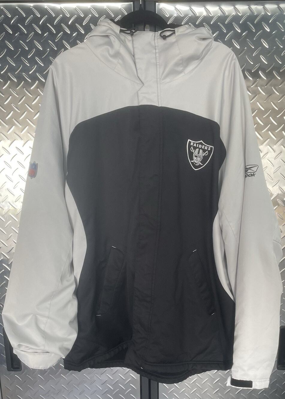 Oakland Raiders Reebok NFL Equipment Hooded Jacket Men's 2XL Black Gray